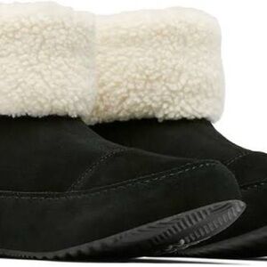Sorel Black Ankle Boots with Cream Fur